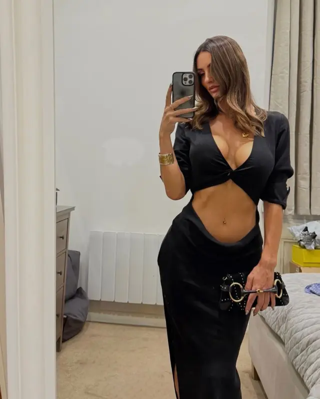 Patient selfies 😍🖤 🔥 

How beautiful & confident do they all look? Show them some love below👇🏽 

save for inspiration or send us a private message to find out how to book your consultation 💌